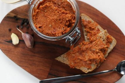 Pasta_z_suszonych_pomidorow_i_slonecznika_szybki_i_latwy_przepis